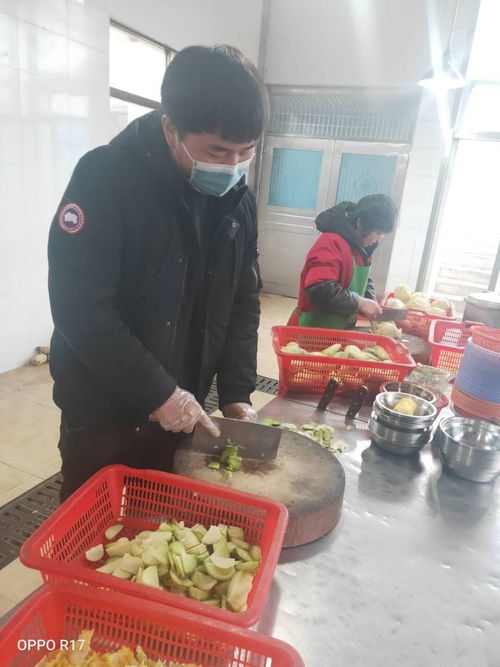 隔离点的暖心 伙食小哥