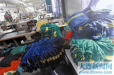 上海学生服检出致癌物 染整过程使用芳香胺_国内新闻_大连新闻网